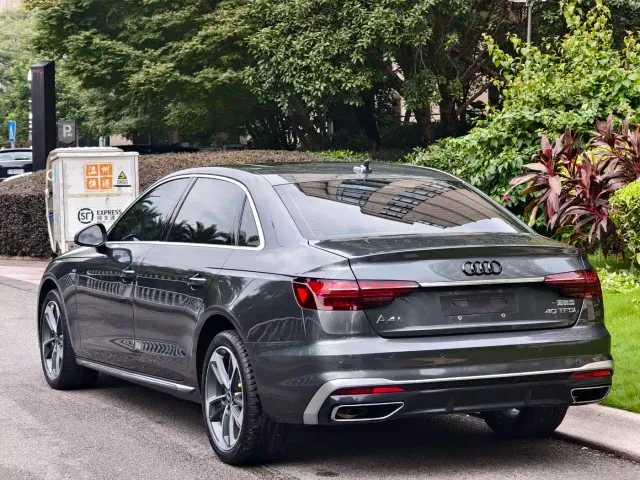 Audi A4L — Фото автомобиля 5