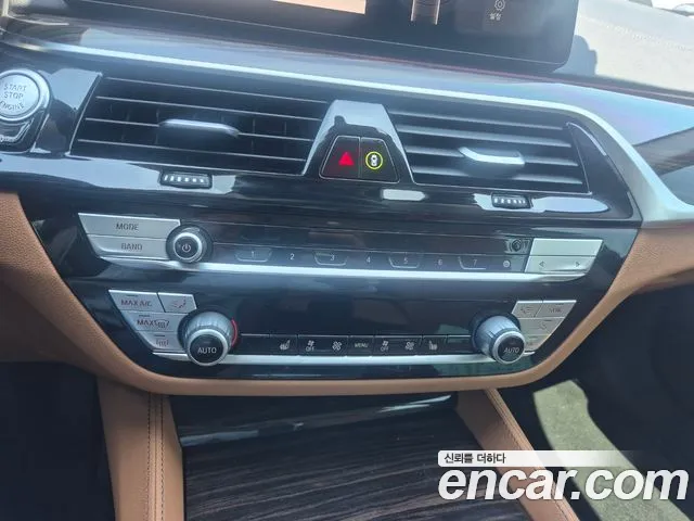 BMW 5-Series — Фото автомобиля 10