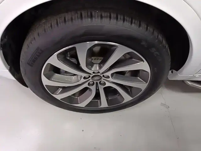 Land Rover Discovery Sport — Фото автомобиля 22