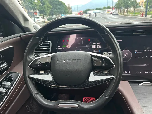 Exeed VX — Фото автомобиля 11