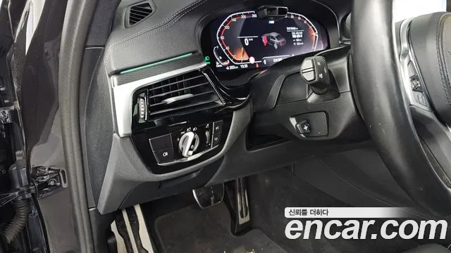 BMW 5 Series G30 — Фото автомобиля 27