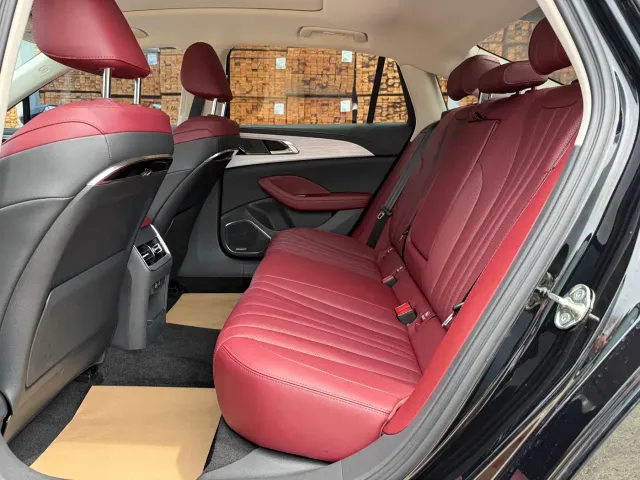 Hongqi H5 — Фото автомобиля 6
