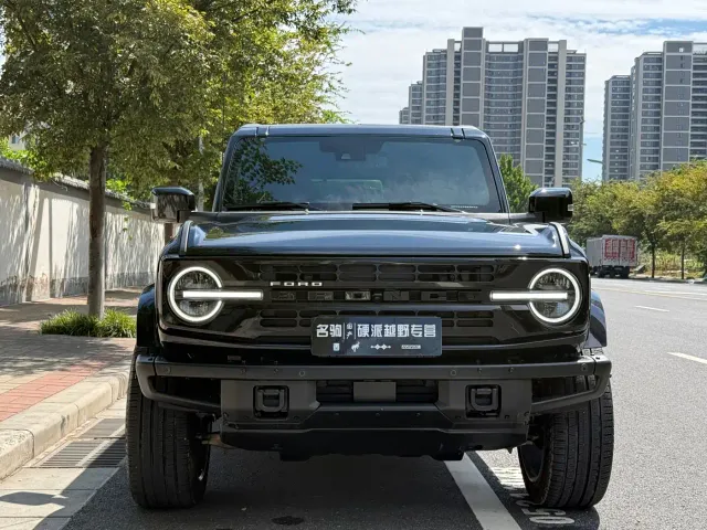 Ford Bronco — Фото автомобиля 2