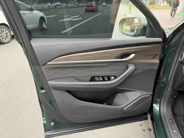 Geely Xingyue L — Фото автомобиля 6