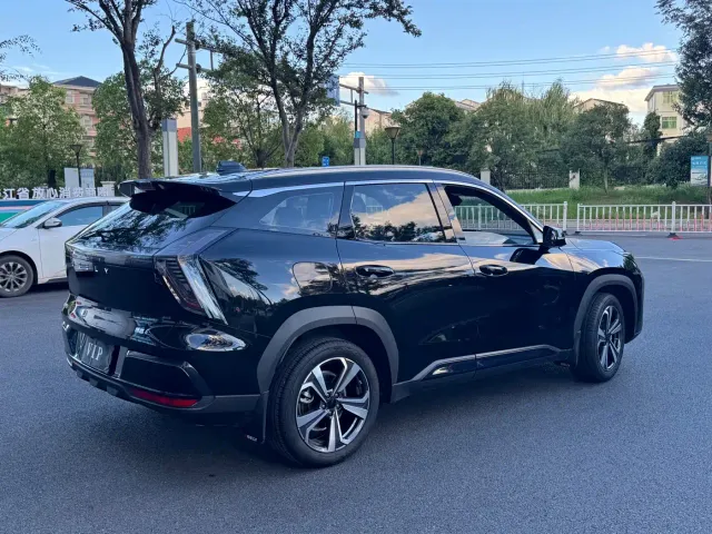 Geely Boyue L — Фото автомобиля 4