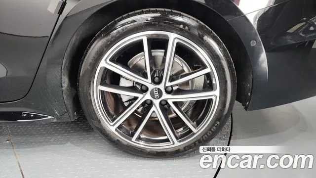 Audi A5 40 TFSI quattro S Line — Фото автомобиля 16