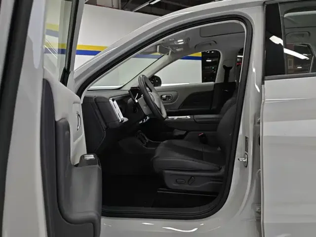 Leapmotor B10 — Фото автомобиля 9
