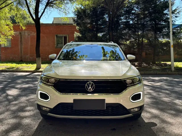 Volkswagen T-Roc — Фото автомобиля 2