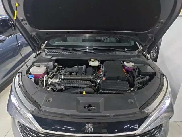 BYD Qin L — Фото автомобиля 19