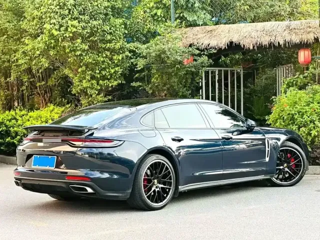 Porsche Panamera — Фото автомобиля 9