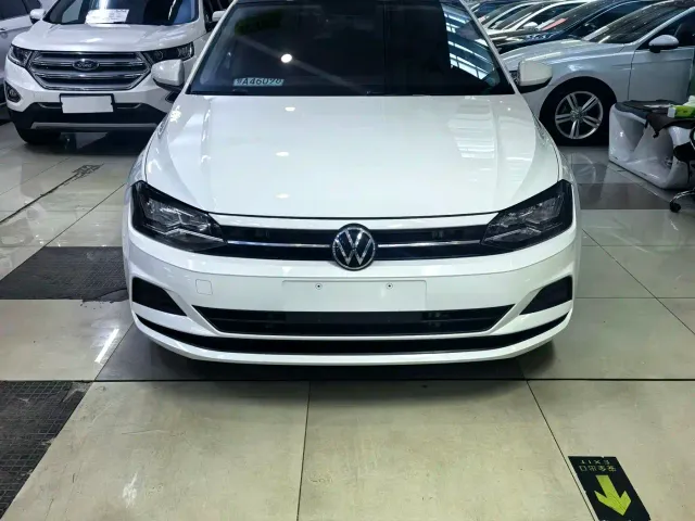 Фотография автомобиля — Volkswagen Polo