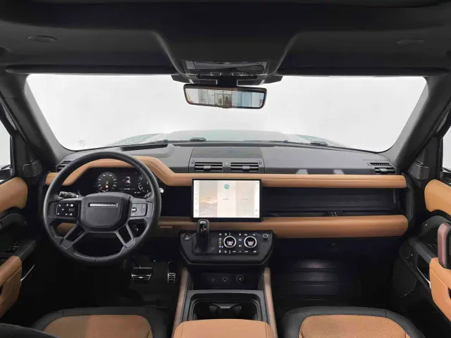 Land Rover Defender — Фото автомобиля 11