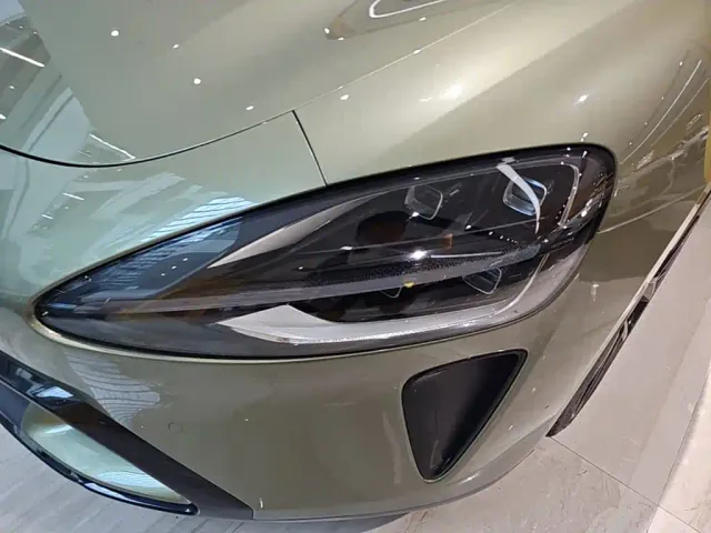 Xiaomi SU7 — Фото автомобиля 23