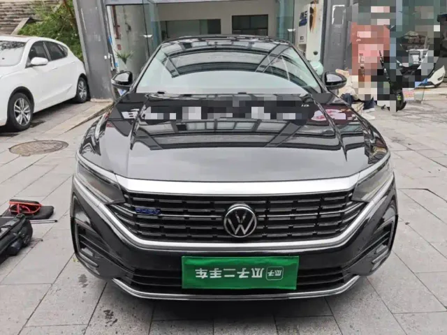 Volkswagen Passat — Фото автомобиля 2