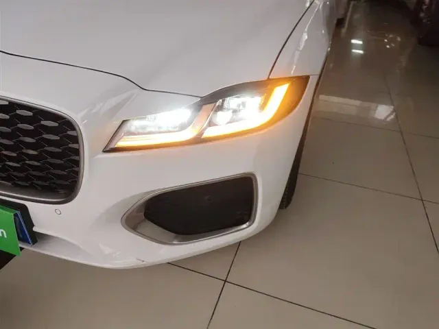 Jaguar XFL — Фото автомобиля 17