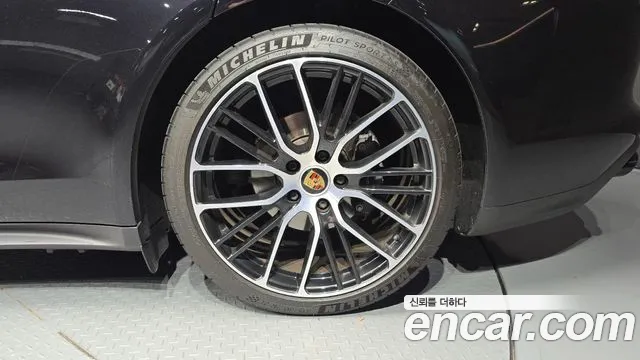 Porsche Panamera 971 — Фото автомобиля 6