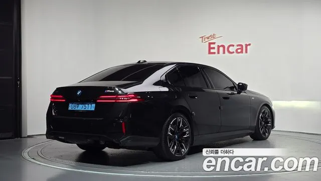 BMW i5 G60 — Фото автомобиля 2