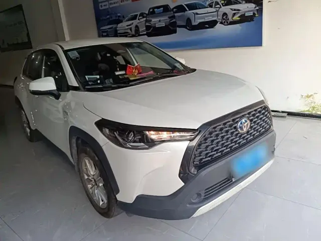 Toyota Corolla Cross — Фото автомобиля 3
