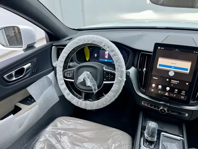 Volvo XC60 — Фото автомобиля 30