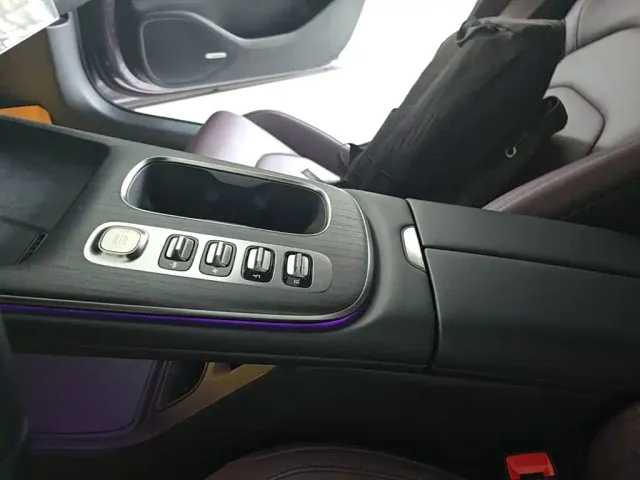 Xiaomi SU7 — Фото автомобиля 8