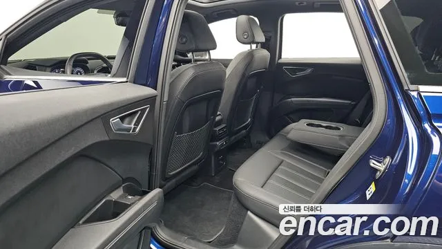 Audi Q4 e-tron F4 — Фото автомобиля 18
