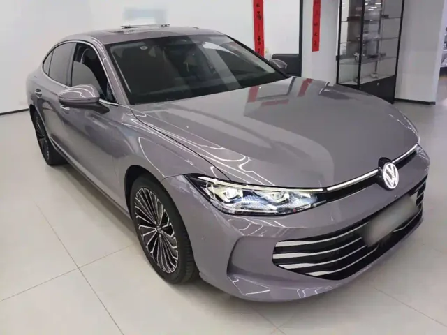 Volkswagen Passat — Фото автомобиля 3