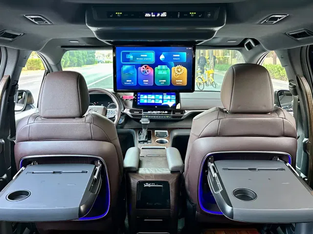 Toyota Sienna — Фото автомобиля 13