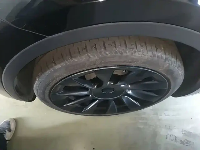 Tesla Model Y — Фото автомобиля 22