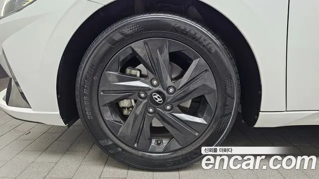 Hyundai AVANTE Avante (CN7) — Фото автомобиля 5