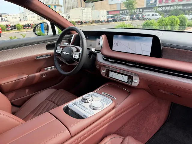 Genesis G90 — Фото автомобиля 14