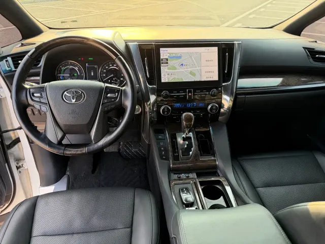 Toyota Vellfire — Фото автомобиля 13