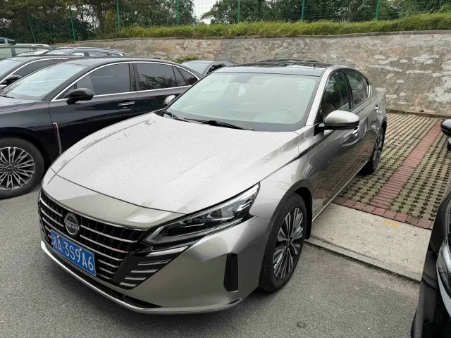 Фотография автомобиля — Nissan Teana