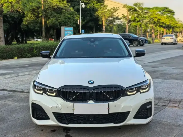 BMW BMW 3 Series 2022 325i M Sport Shadow Edition — Фото автомобиля 2