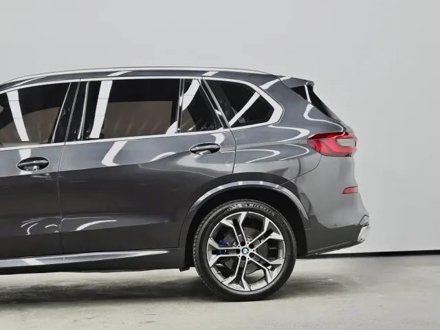 BMW BMW X5 2022 Facelift xDrive 40Li Premium M Sport Package — Фото автомобиля 22