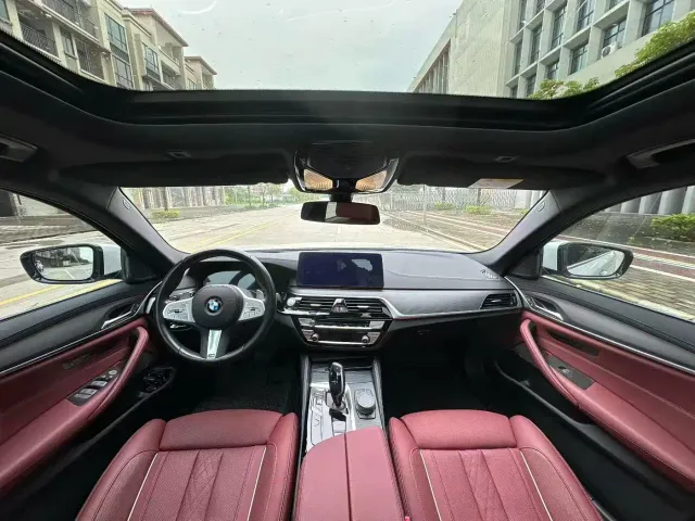 BMW 5 Series — Фото автомобиля 6