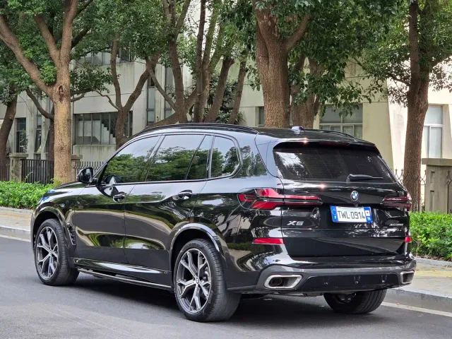 BMW X5 — Фото автомобиля 14