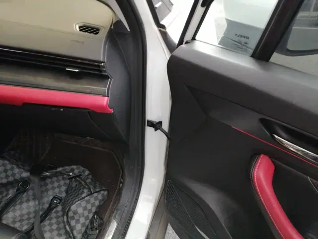 Geely Emgrand S — Фото автомобиля 17