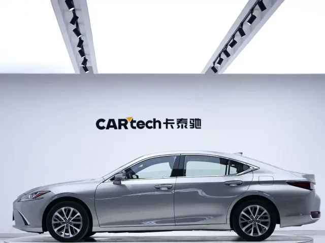 Lexus Lexus ES 2021 200 Excellence Edition — Фото автомобиля 3