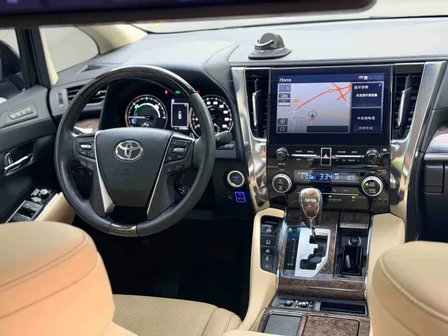 Toyota Alphard — Фото автомобиля 6