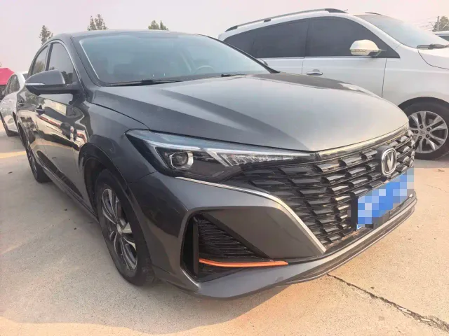 Changan Eado — Фото автомобиля 3