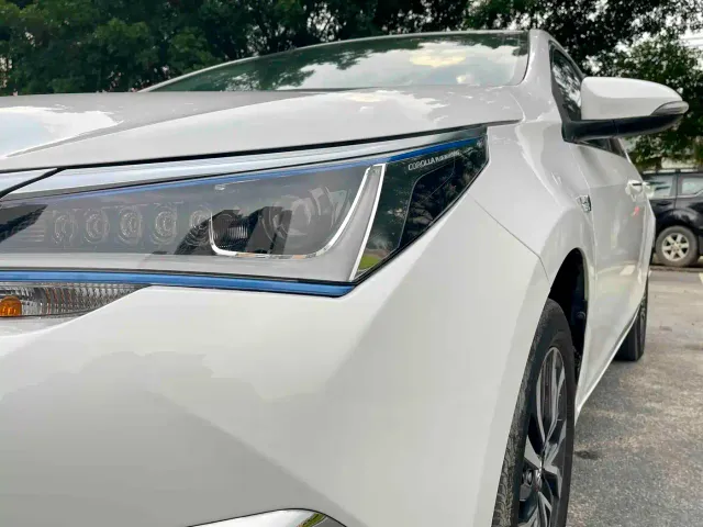 Toyota Corolla Twin Engine E+ — Фото автомобиля 4