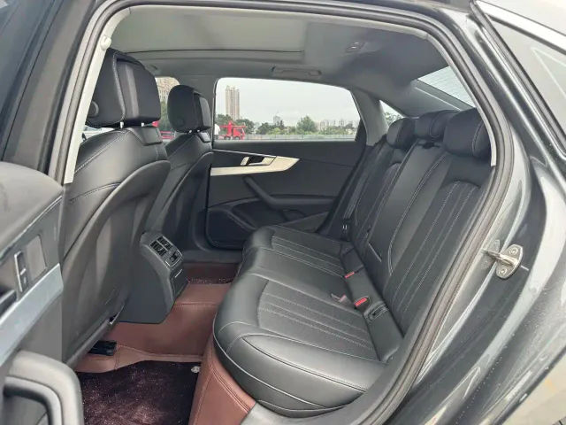 Audi A4L — Фото автомобиля 7