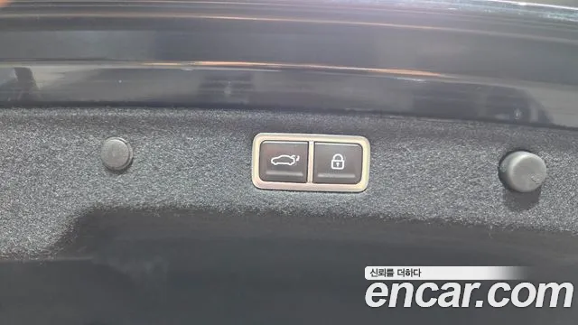 Hyundai Grandeur Grandeur (GN7) 2.5 Бензин 2WD — Фото автомобиля 30