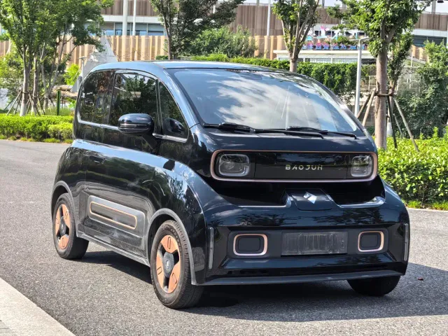 Baojun KiWi EV — Фото автомобиля 3