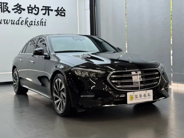Mercedes-Benz E-Class — Фото автомобиля 2