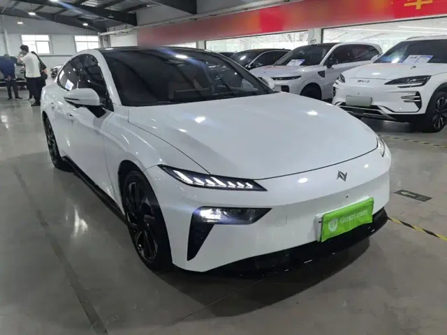 Dongfeng eπ 007 — Фото автомобиля 3