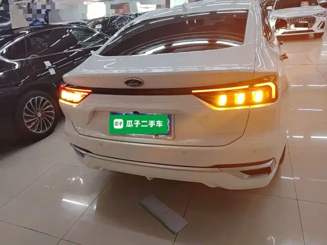 Ford Mondeo — Фото автомобиля 5