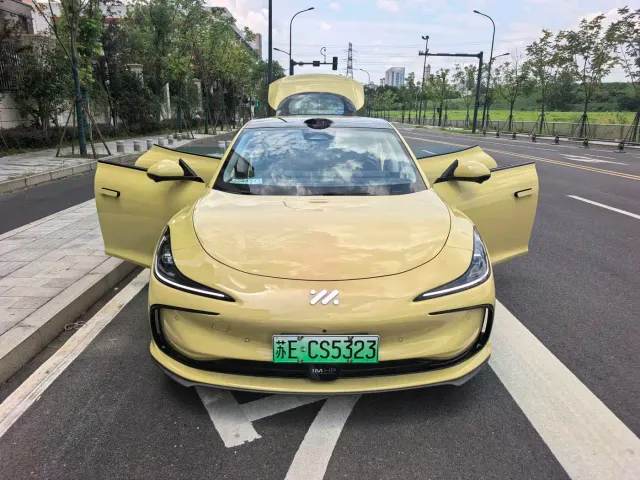 IM Motors L6 — Фото автомобиля 10