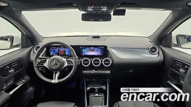 Mercedes-Benz EQA — Фото автомобиля 7