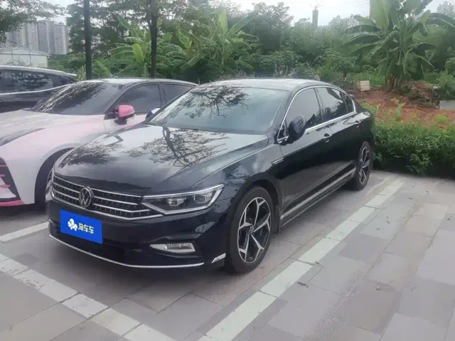 Фотография автомобиля — Volkswagen Magotan